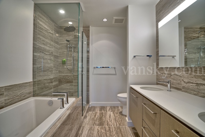 201006155106_Master bathroom 2.jpg